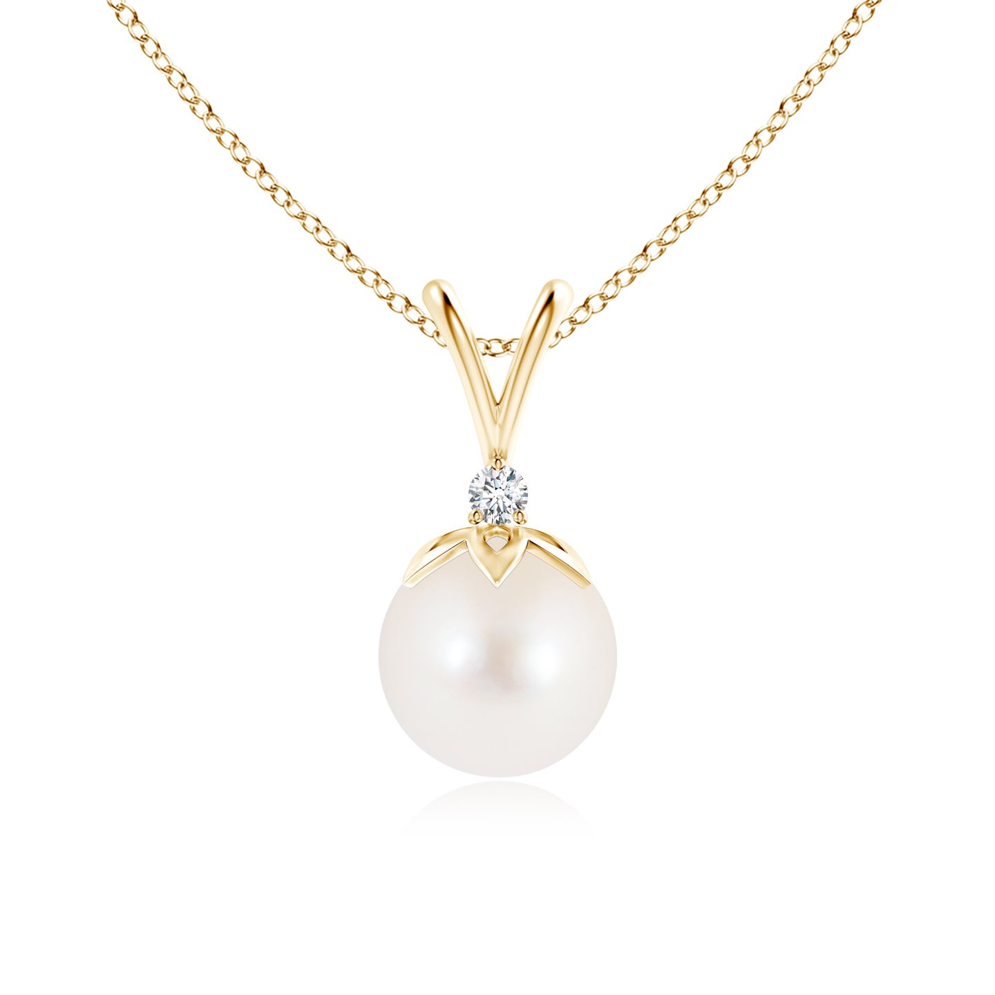 8mm AAA Freshwater Pearl V-Bale Pendant with Diamond in Yellow Gold